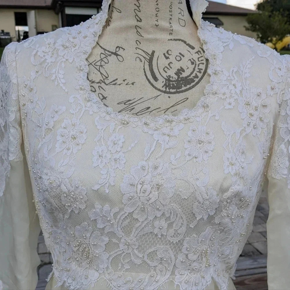 Vintage Unbranded Long Sleeve Ivory Wedding Dress - Picture 6 of 13